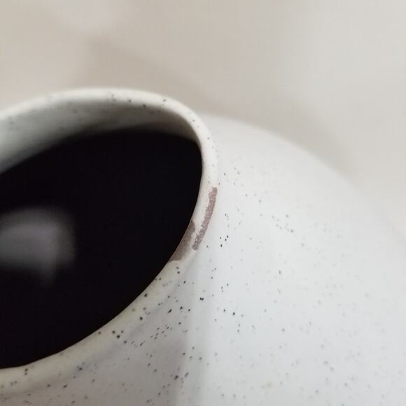 Textured terrcotta vase light gray with small black specks - Picture 16 of 16